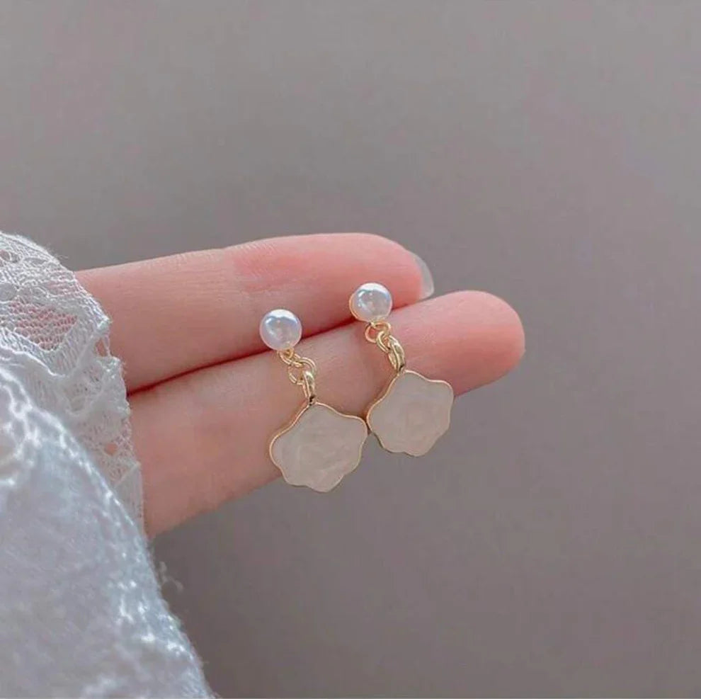 UNI-11034-3- Pearl & Shell - Earring