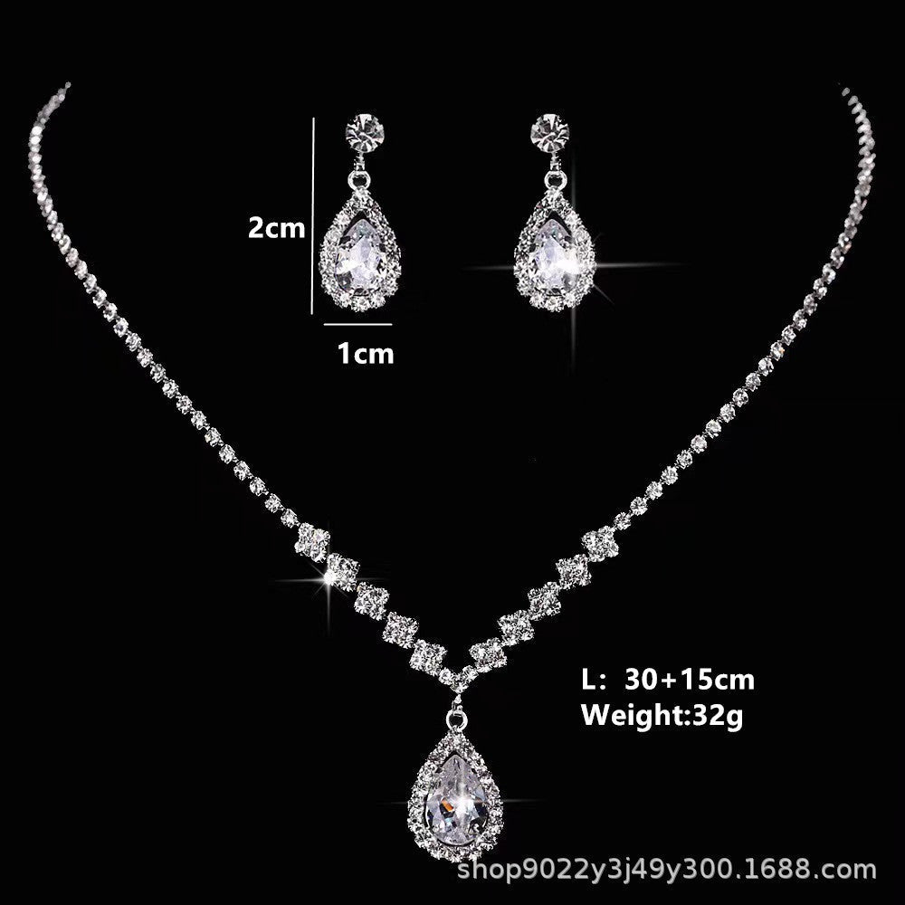 UNI-11928 - Fancy Crystal Diamonds Silver - Jewelry Set