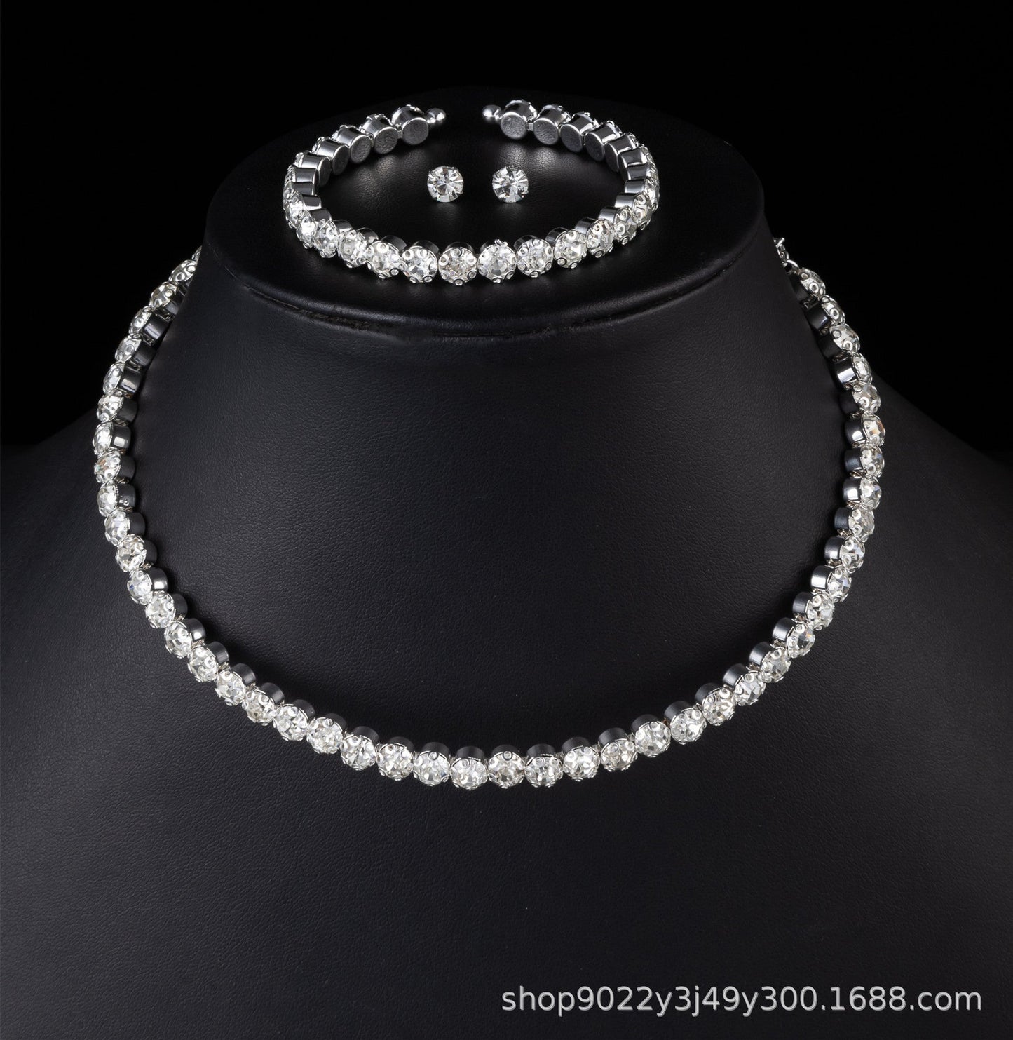 UNI-11931 - Crystal Diamonds Silver - Jewelry Set Of 3