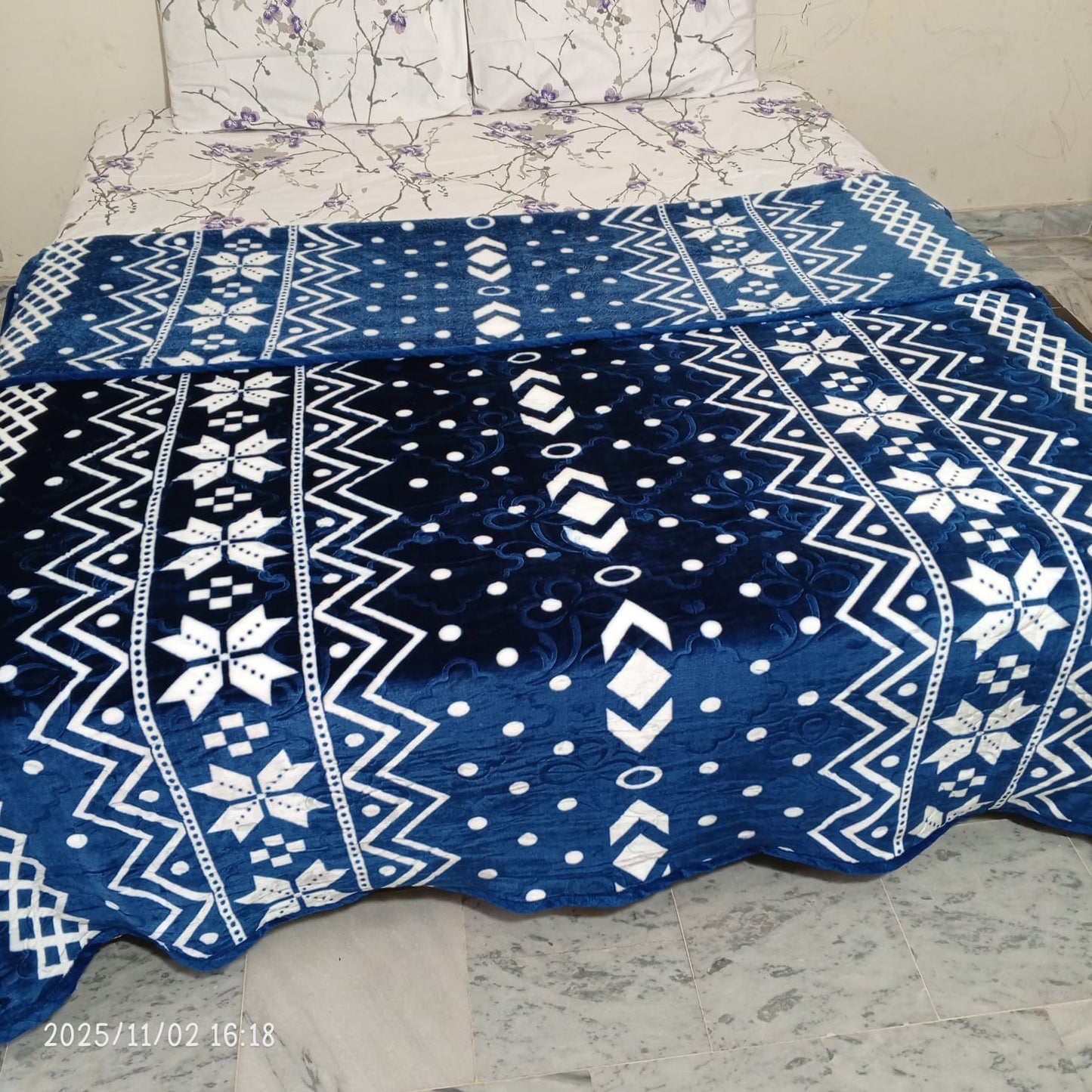 Arani Embossed Blanket – Royal Blue - Elore
